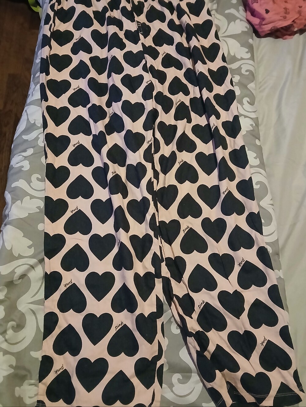 Victoria's Secret PINK Pink and Black Heart-Print Wide Leg Pants Nwt